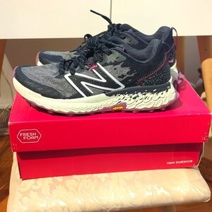 New Balance Fresh Foam X Hierro v7 Women's Trail Running Shoes Size: 9